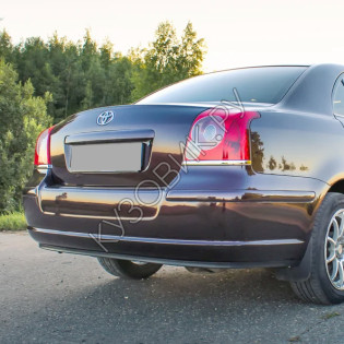 Бампер задний в цвет кузова Toyota Avensis 2 (2003-2009)